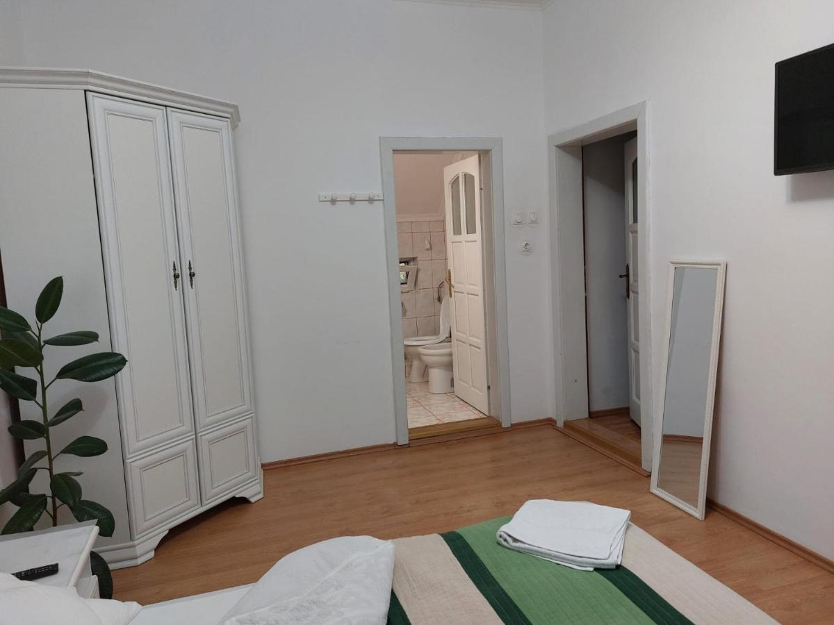 Valiapart Oradea Buitenkant foto