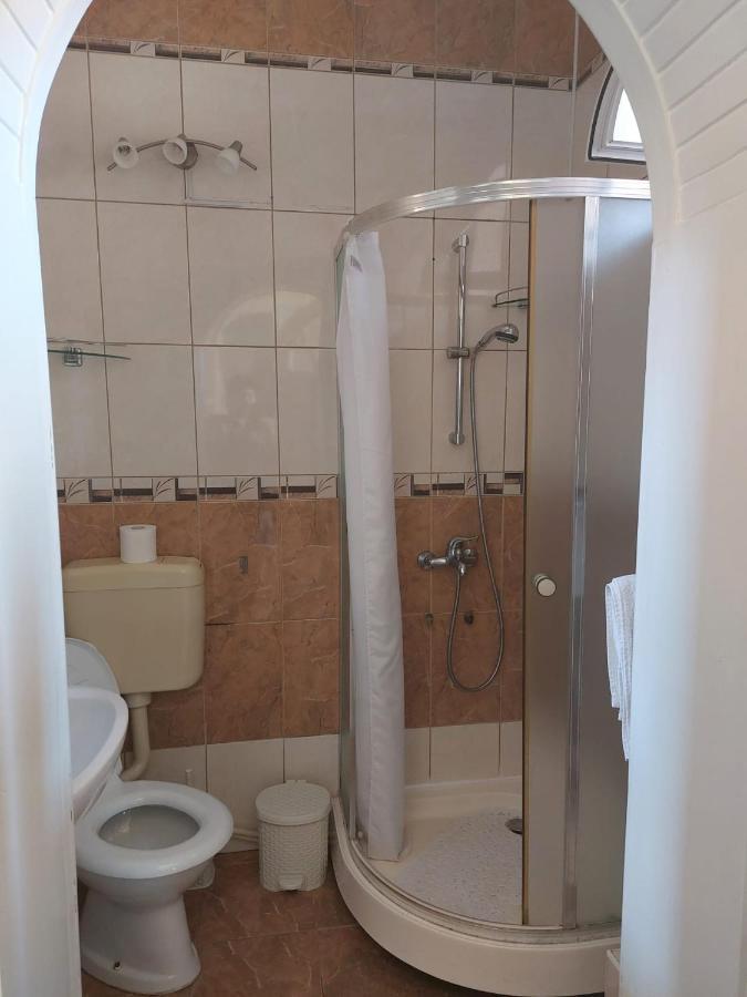 Valiapart Oradea Buitenkant foto